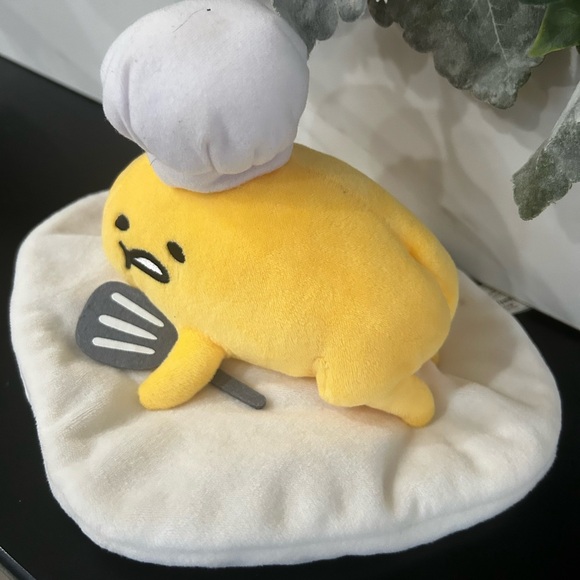 Gund Gudetama Lazy Egg Chef Plush Kawaii Sanrio  Japan Hello Kitty Unique Funny - Picture 1 of 4